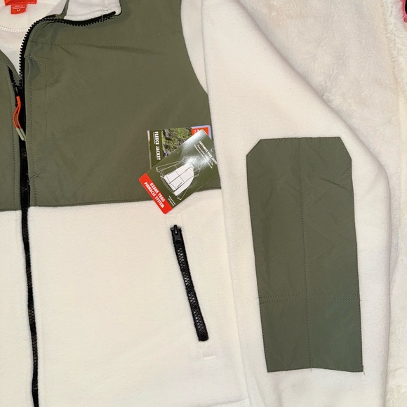 Men's Two-Tone Fleece Jacket - Picture 2 of 5